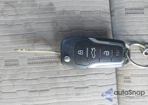 2010 Ford Focus Se z USA, uszkodzony, nr VIN 1FAHP3FN1AW117951